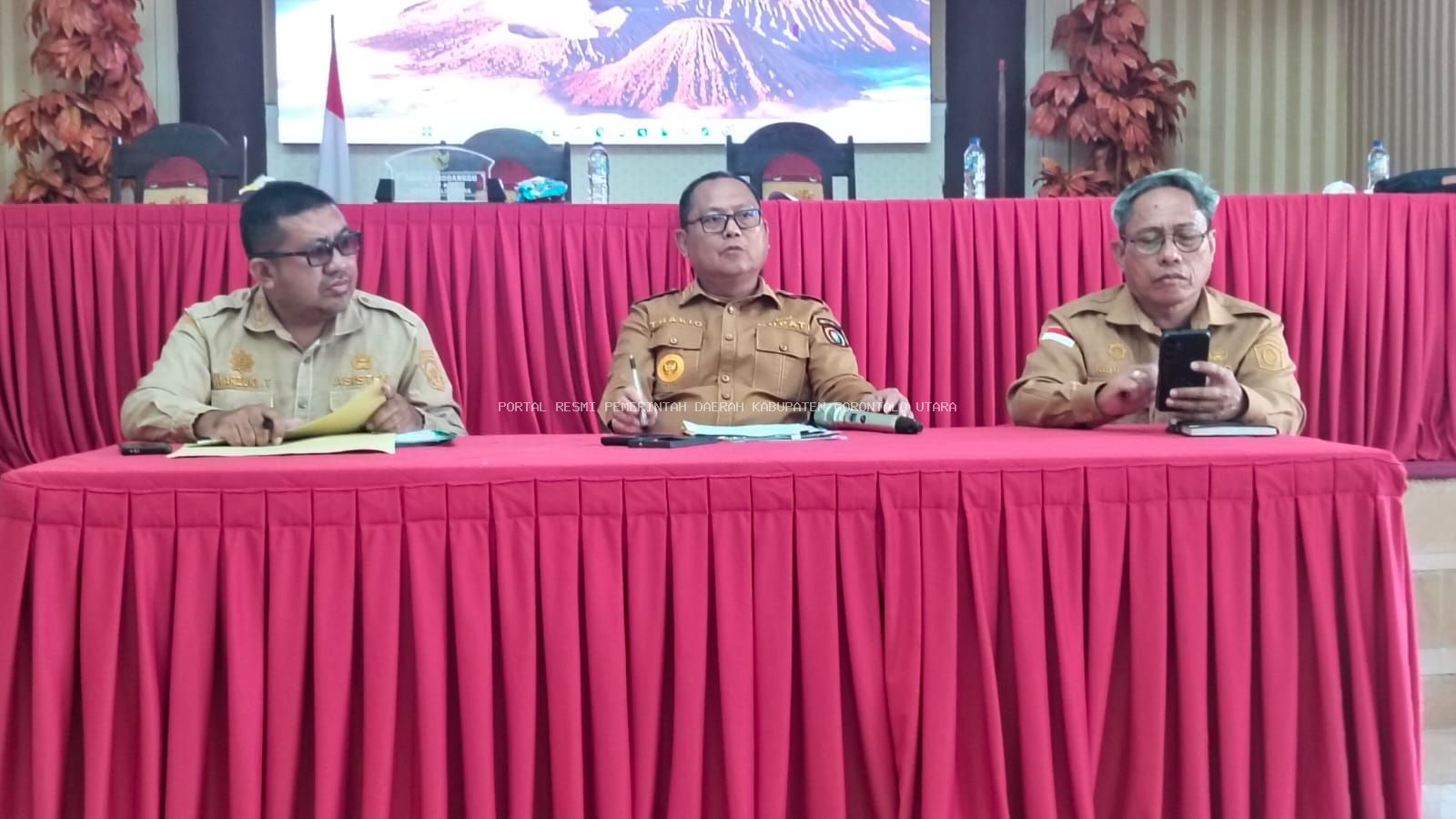 Bupati Thariq Modanggu Pimpin Evaluasi PAD, Dorong Digitalisasi Pajak dan Retribusi Melalui QRIS