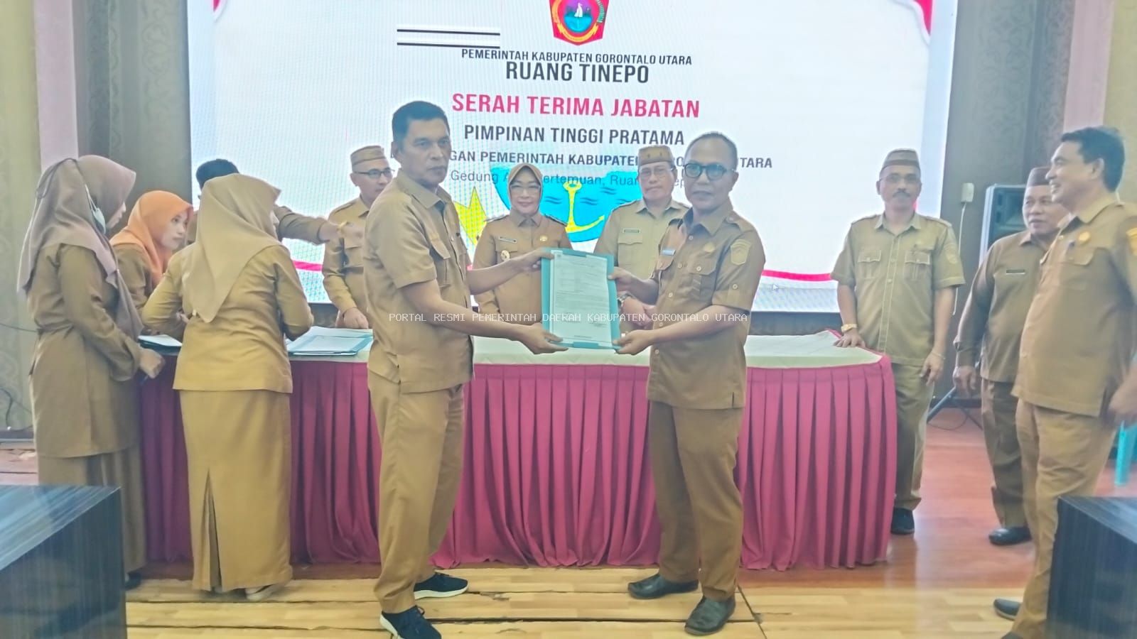 Wakil Bupati dan Sekda Saksikan Sertijab Pejabat Pimpinan Tinggi Pratama, Perkuat Sinergi Pemerintahan di Gorontalo Utara