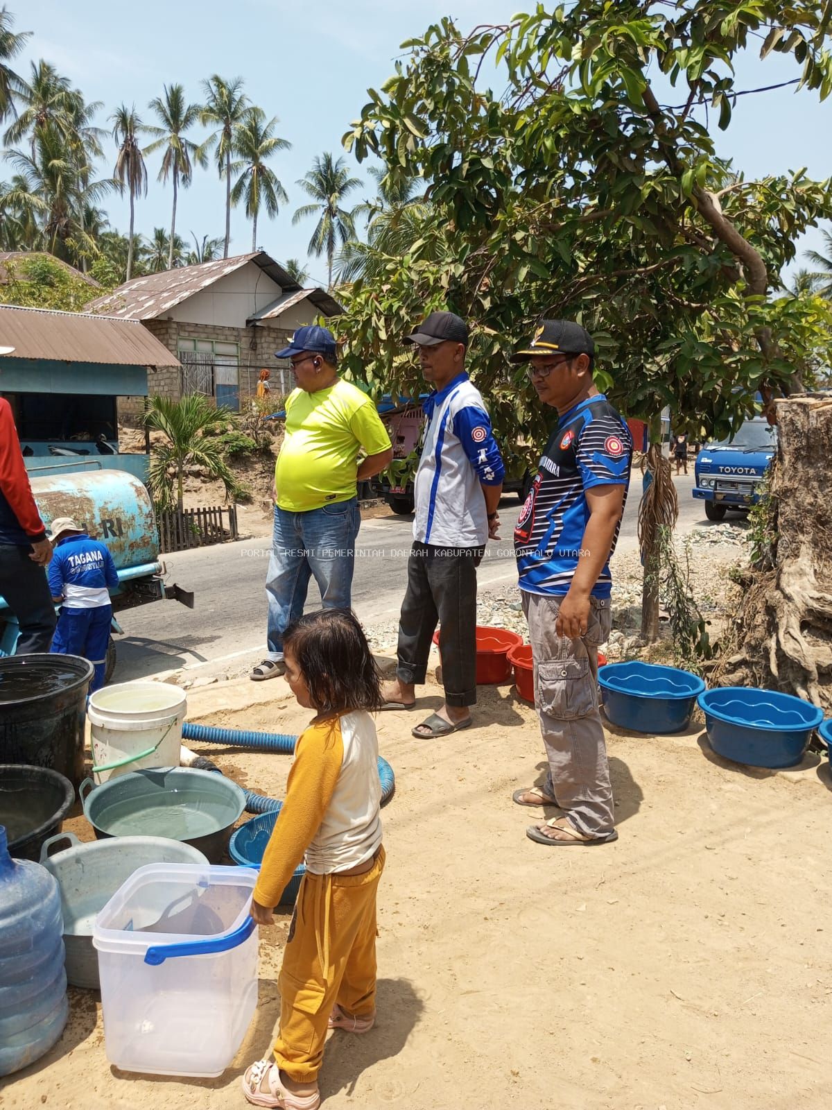 Dinas Sosial Provinsi kerahkan TAGANA Provinsi Bantu Distribusi 10 Ribu Liter Air Bersih untuk 1.440 Warga Molonggota