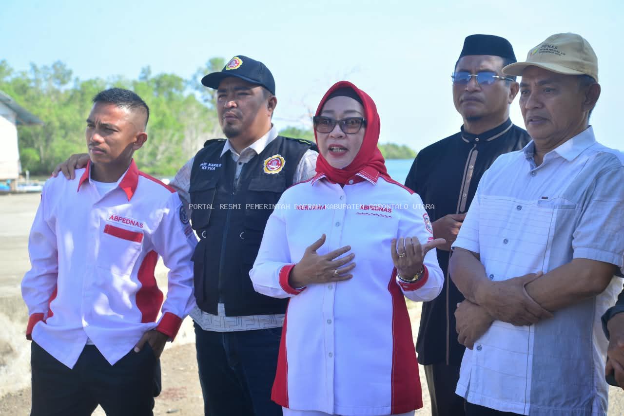 Wabup Nurjanah Hasan Yusuf Turun Langsung : Gerakkan ABPEDNAS dan Karang Taruna Salurkan Air Bersih di Desa Ilodulunga Kecamatan Anggrek