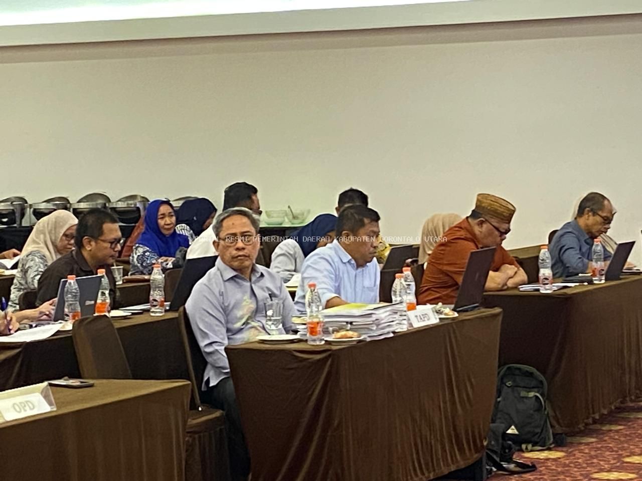 Sekda Suleman Lakoro Pimpin TAPD Bahas P-APBD 2026 Bersama Banggar DPRD Gorontalo Utara